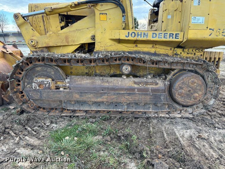 image for item EA7174 1984 John Deere 755A track loader
