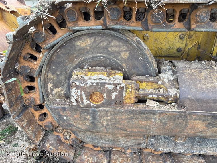 image for item EA7174 1984 John Deere 755A track loader