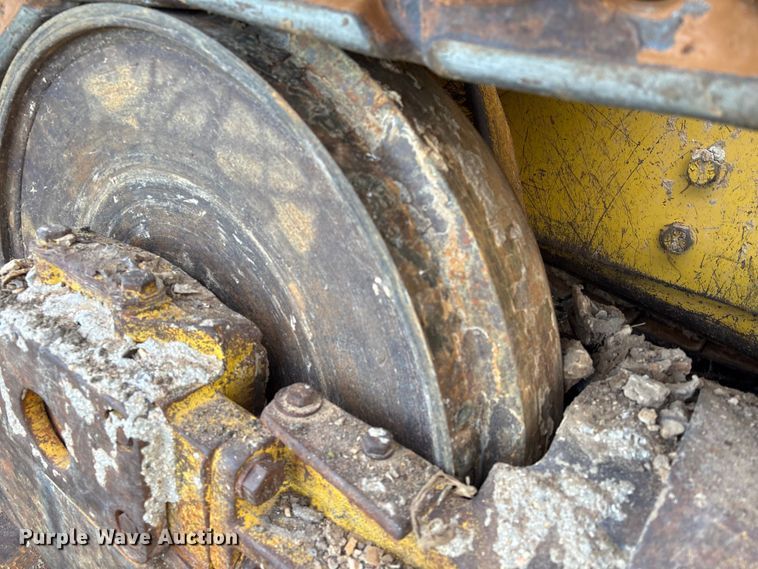 image for item EA7174 1984 John Deere 755A track loader