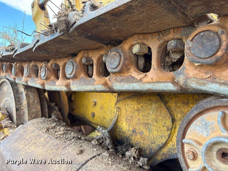 image for item EA7174 1984 John Deere 755A track loader