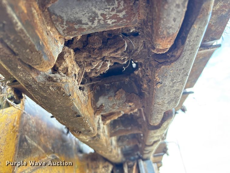 image for item EA7174 1984 John Deere 755A track loader