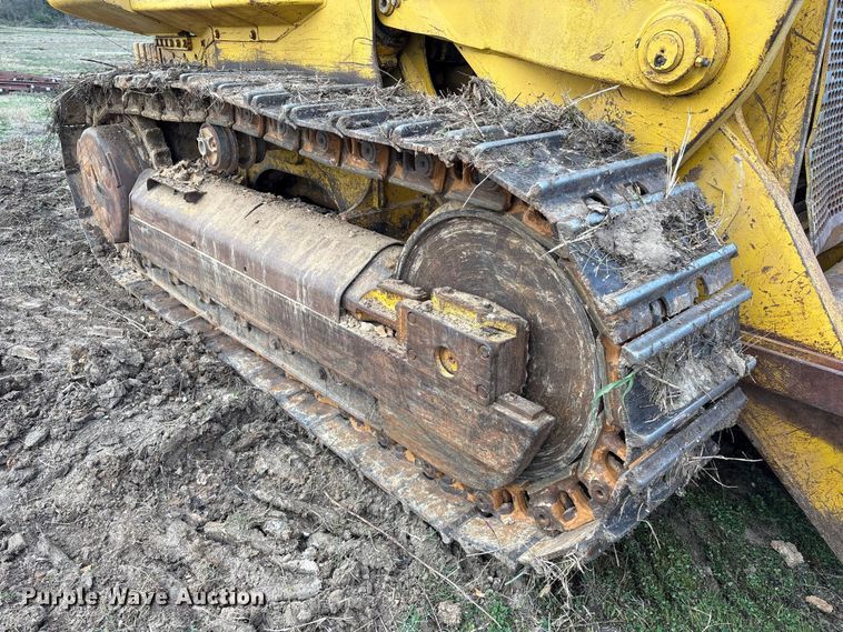 image for item EA7174 1984 John Deere 755A track loader