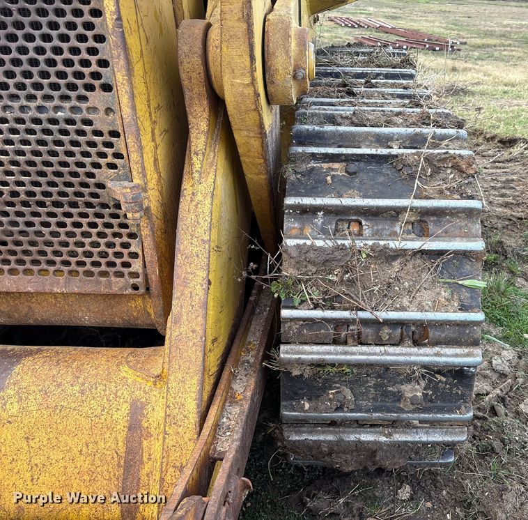 image for item EA7174 1984 John Deere 755A track loader