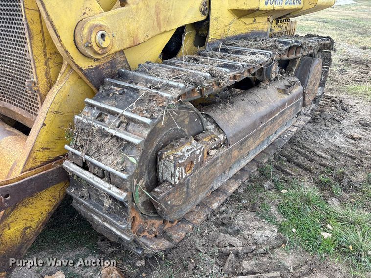 image for item EA7174 1984 John Deere 755A track loader