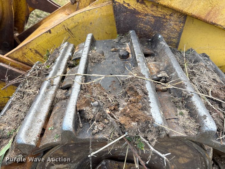 image for item EA7174 1984 John Deere 755A track loader