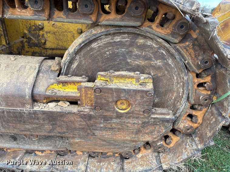 image for item EA7174 1984 John Deere 755A track loader