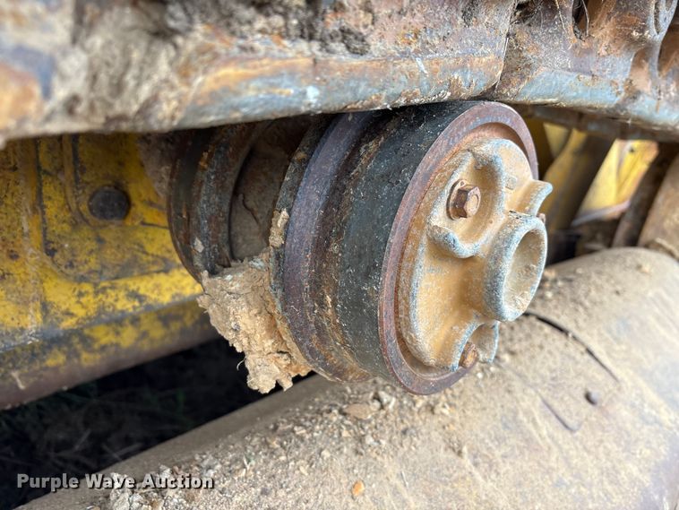 image for item EA7174 1984 John Deere 755A track loader