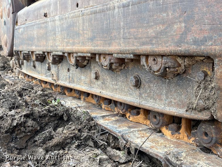 image for item EA7174 1984 John Deere 755A track loader