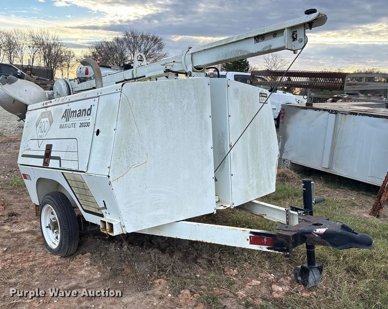 image for item EA7175 Allmand Maxi-Lite 20330 light plant