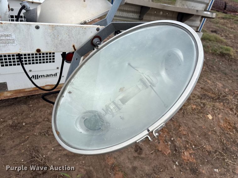 image for item EA7175 Allmand Maxi-Lite 20330 light plant