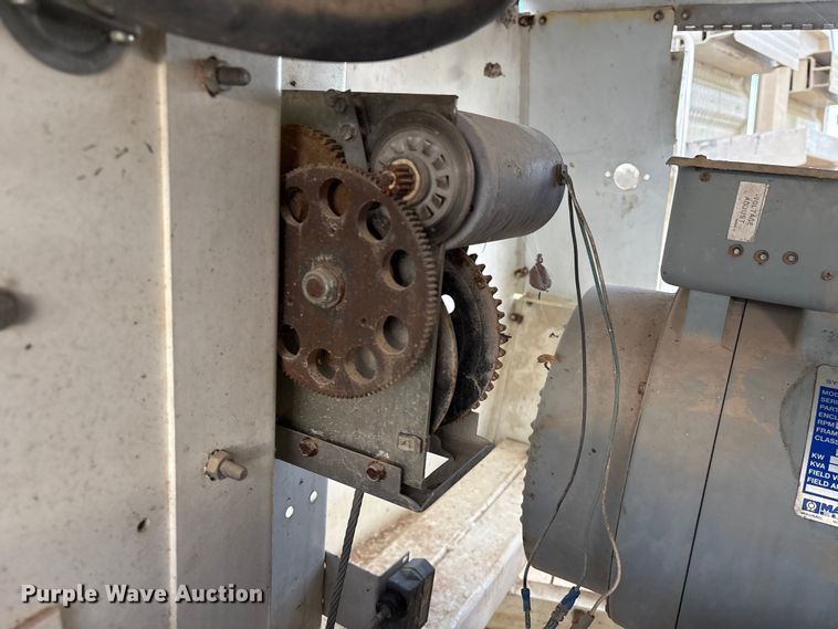 image for item EA7175 Allmand Maxi-Lite 20330 light plant