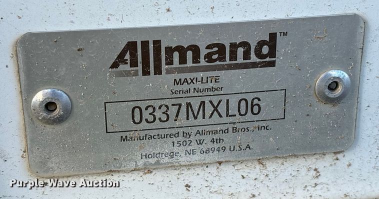 image for item EA7175 Allmand Maxi-Lite 20330 light plant