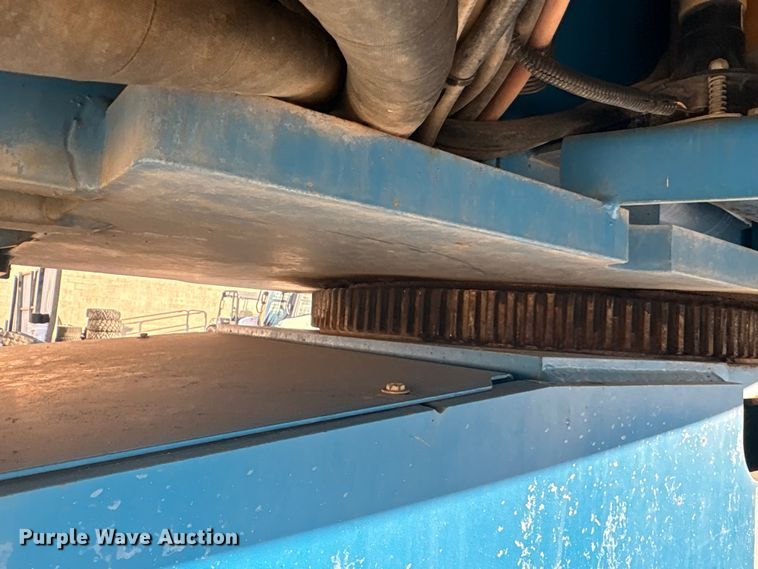 image for item EA7916 2015 Genie S-60X boom lift