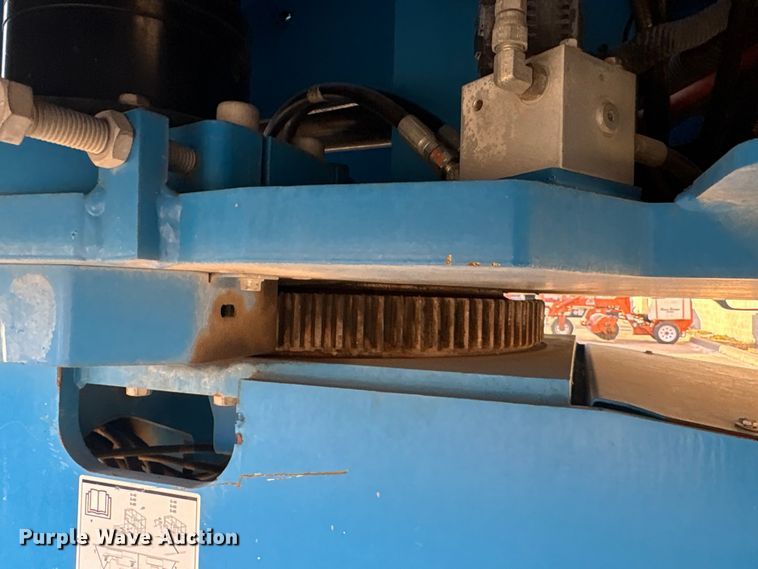 image for item EA7916 2015 Genie S-60X boom lift