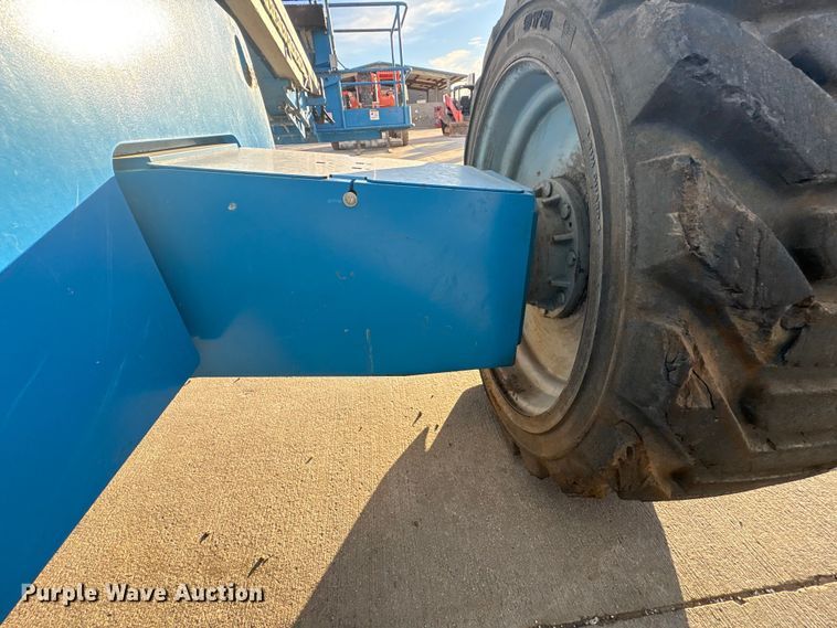 image for item EA7916 2015 Genie S-60X boom lift