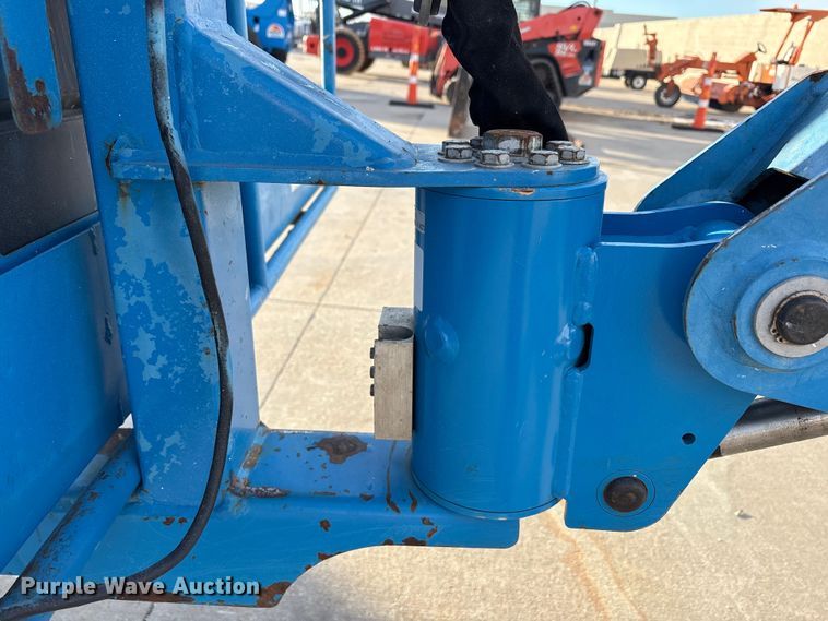 image for item EA7916 2015 Genie S-60X boom lift