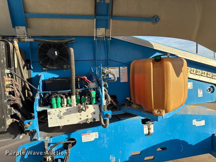 image for item EA7916 2015 Genie S-60X boom lift