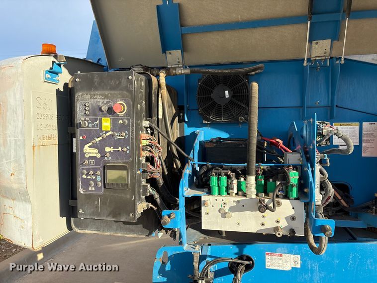 image for item EA7916 2015 Genie S-60X boom lift