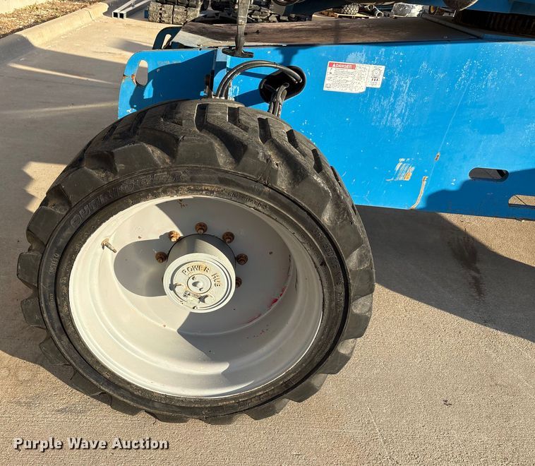 image for item EA7916 2015 Genie S-60X boom lift