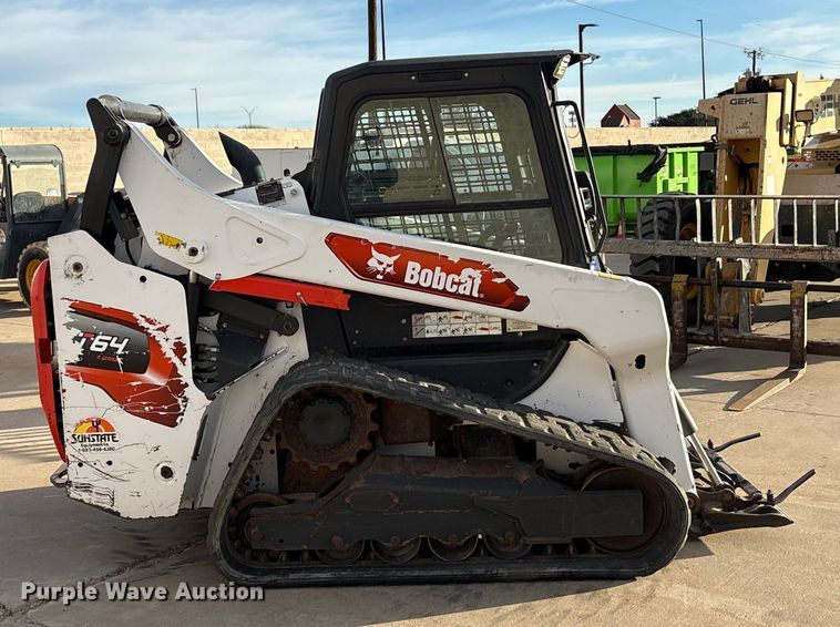 image for item EA7917 2021 Bobcat T64 tracked skid steer loader