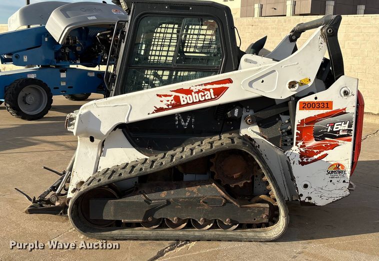 image for item EA7917 2021 Bobcat T64 tracked skid steer loader