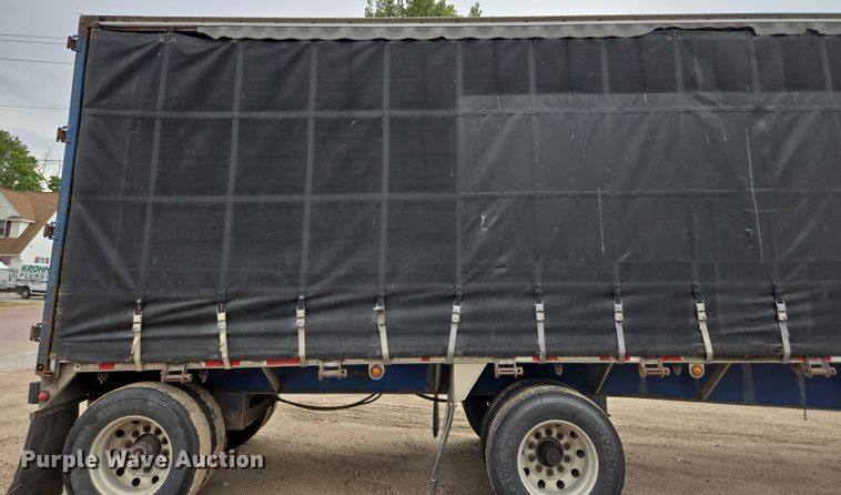 image for item EB1063 1998 Western Trailers side curtain trailer