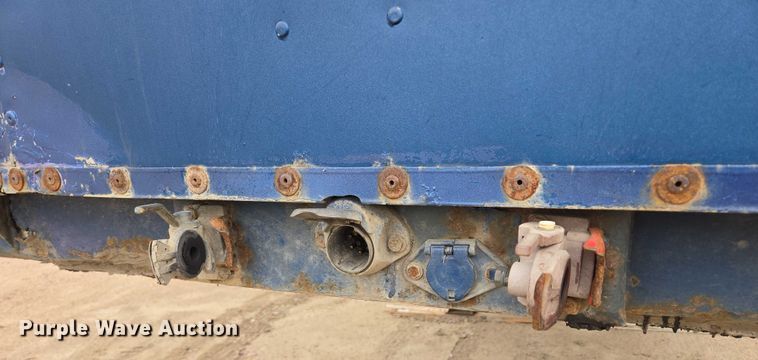 image for item EB1063 1998 Western Trailers side curtain trailer