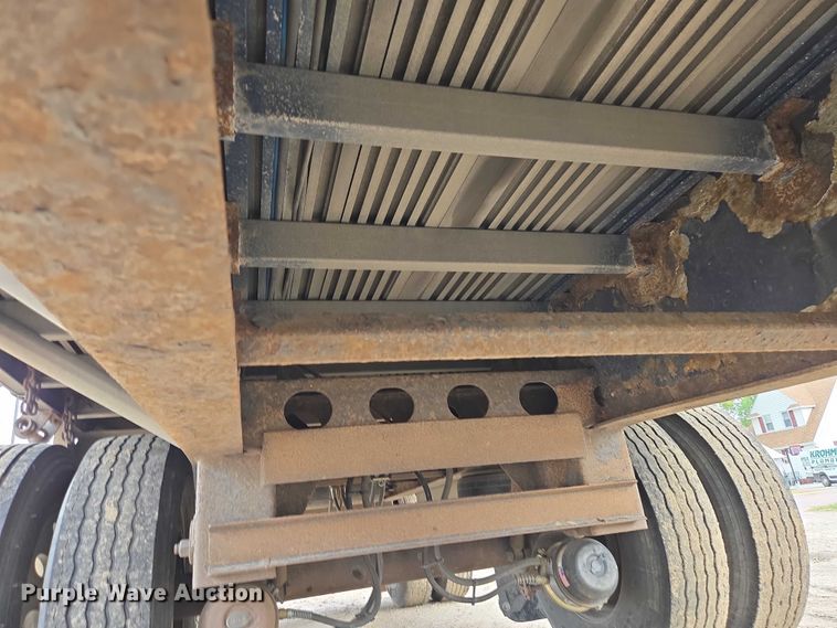 image for item EB1063 1998 Western Trailers side curtain trailer