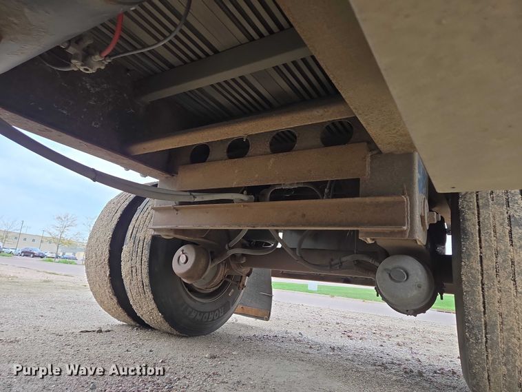 image for item EB1063 1998 Western Trailers side curtain trailer