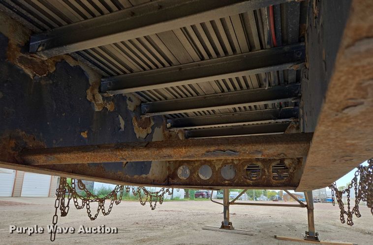 image for item EB1063 1998 Western Trailers side curtain trailer