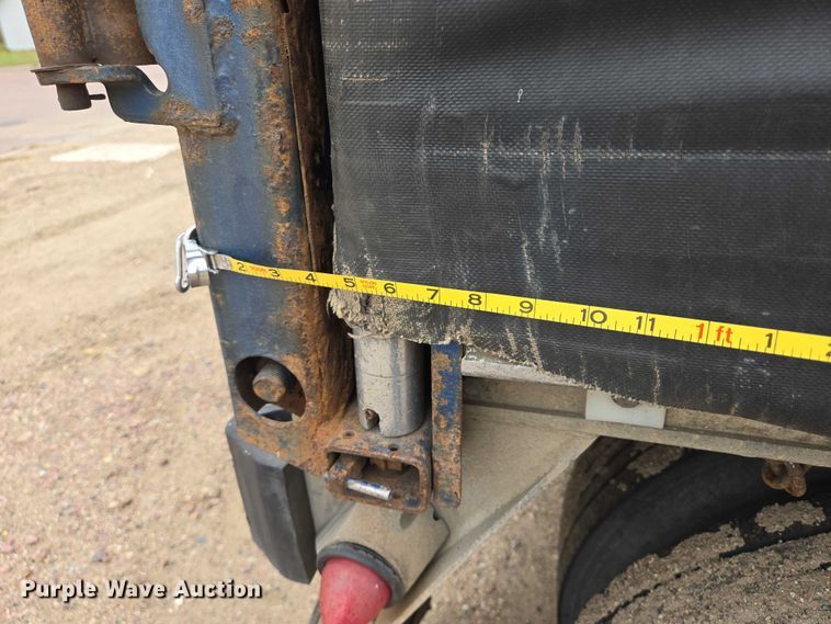 image for item EB1063 1998 Western Trailers side curtain trailer