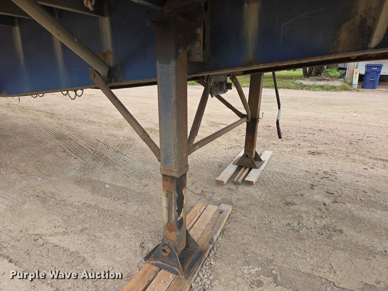 image for item EB1063 1998 Western Trailers side curtain trailer