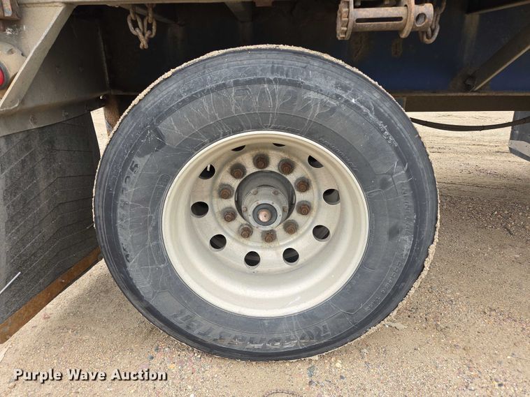 image for item EB1063 1998 Western Trailers side curtain trailer