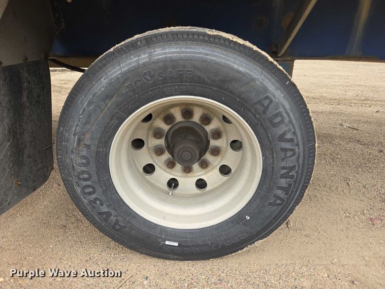 image for item EB1063 1998 Western Trailers side curtain trailer