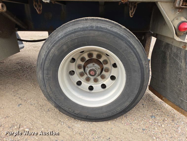 image for item EB1063 1998 Western Trailers side curtain trailer