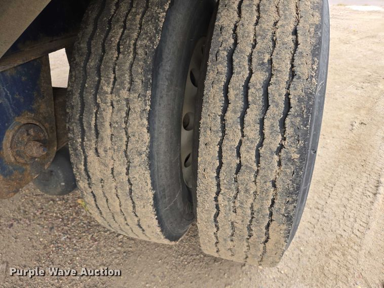 image for item EB1063 1998 Western Trailers side curtain trailer