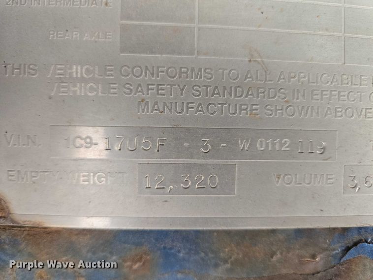 image for item EB1063 1998 Western Trailers side curtain trailer