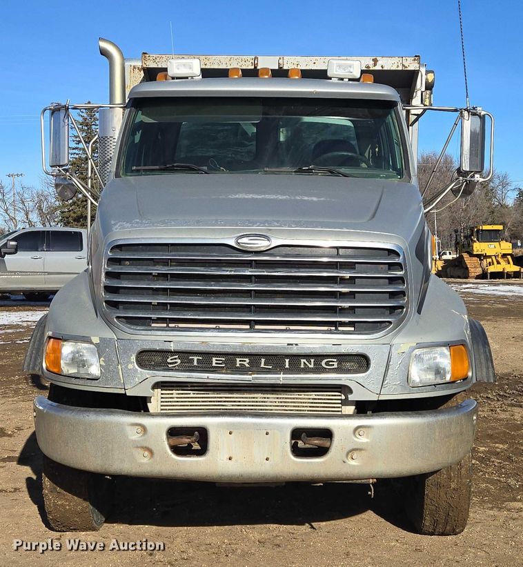 image for item EB1227 2004 Sterling L9500 dump truck