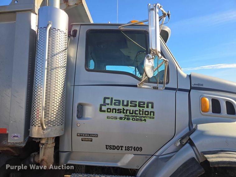 image for item EB1227 2004 Sterling L9500 dump truck