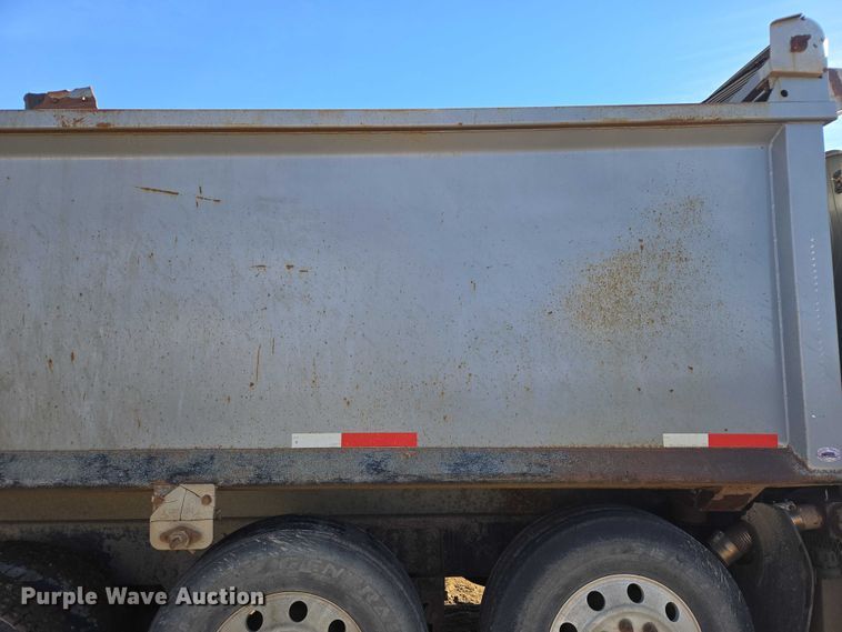 image for item EB1227 2004 Sterling L9500 dump truck