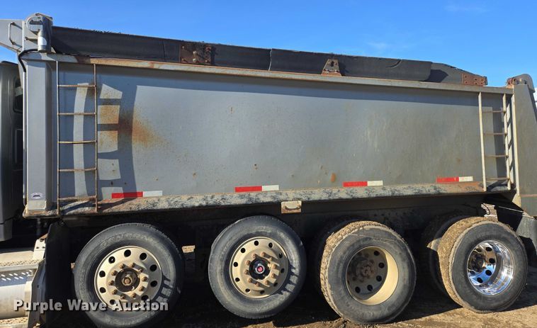 image for item EB1227 2004 Sterling L9500 dump truck