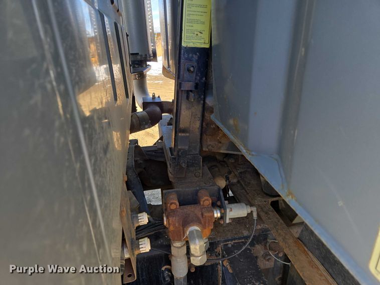 image for item EB1227 2004 Sterling L9500 dump truck