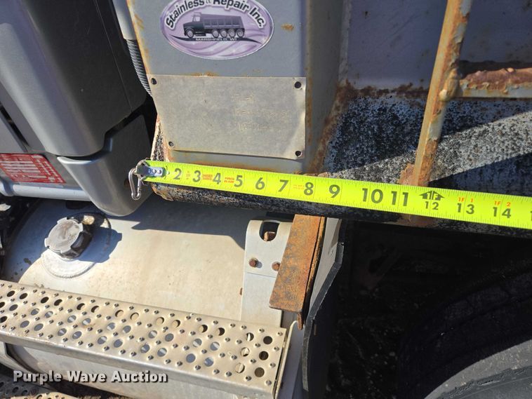 image for item EB1227 2004 Sterling L9500 dump truck