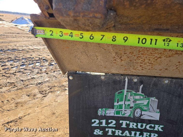 image for item EB1227 2004 Sterling L9500 dump truck