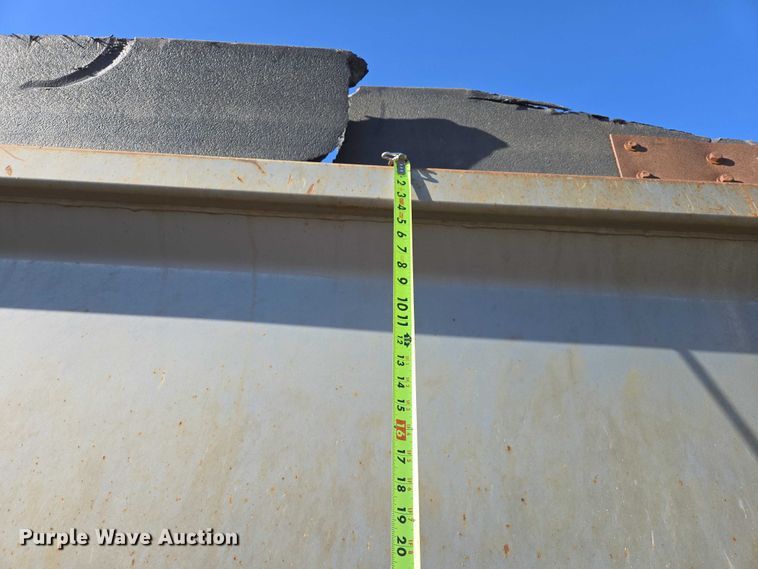 image for item EB1227 2004 Sterling L9500 dump truck