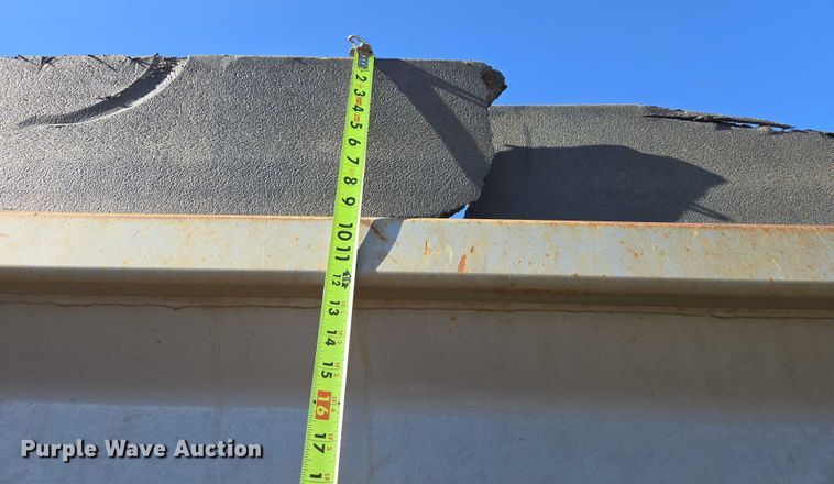 image for item EB1227 2004 Sterling L9500 dump truck