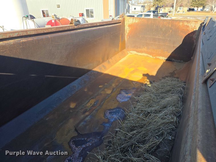 image for item EB1227 2004 Sterling L9500 dump truck