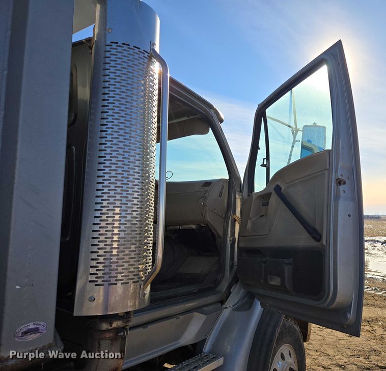 image for item EB1227 2004 Sterling L9500 dump truck