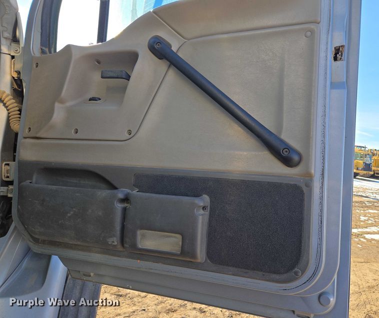 image for item EB1227 2004 Sterling L9500 dump truck