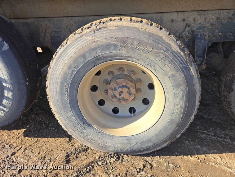 image for item EB1227 2004 Sterling L9500 dump truck